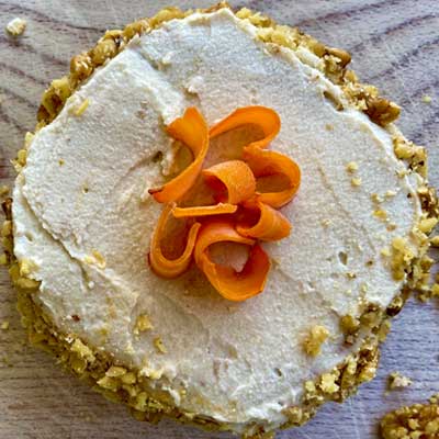 Raw carrot cake