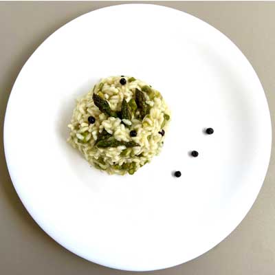 Risotto con gli asparagi e ginepro