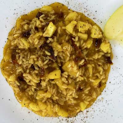 Risotto mele, zafferano e pomodori secchi